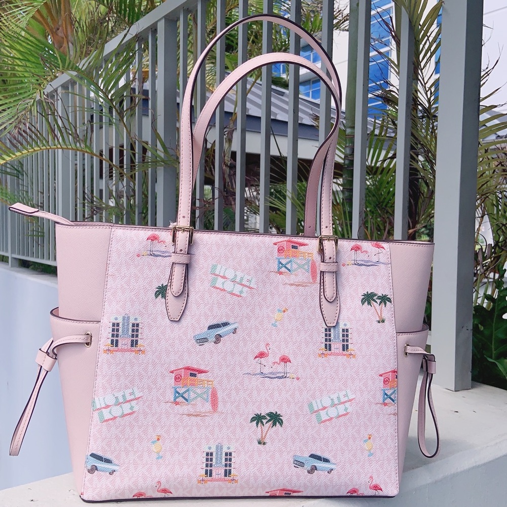 Michael Kors Gilly Tote - Picture 3 of 13